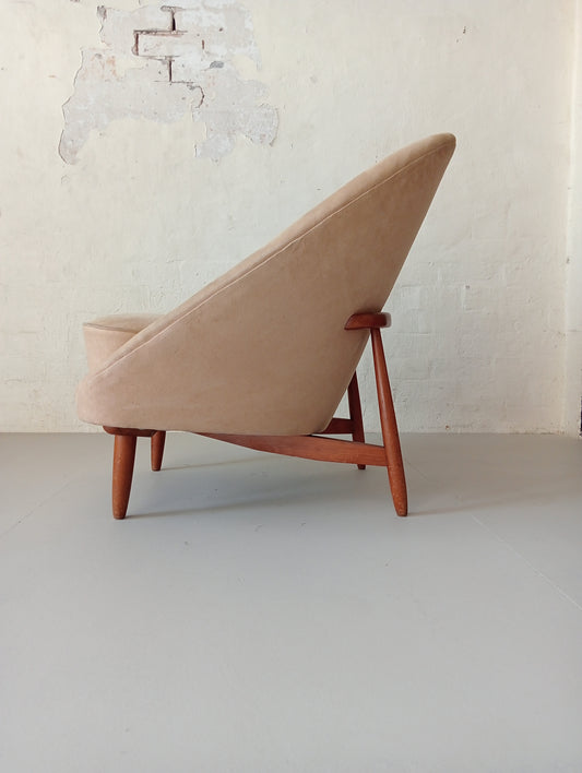 Theo Ruth for Artifort lounge chair.